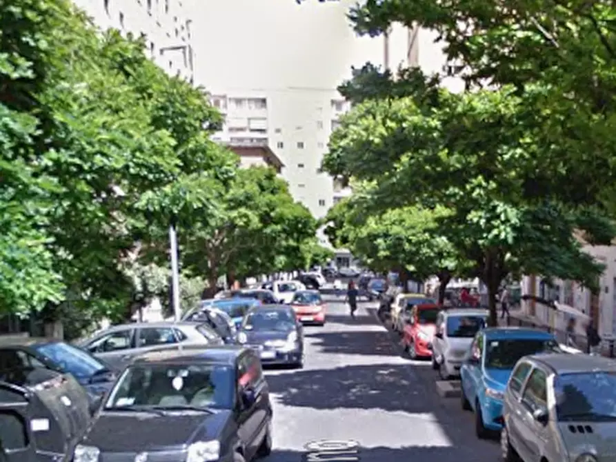 Immagine 5 di Appartamento in vendita  in Via Lucrino a Roma