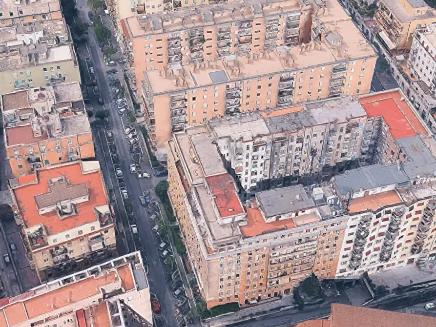 Immagine 7 di Appartamento in vendita  in Via Lucrino a Roma