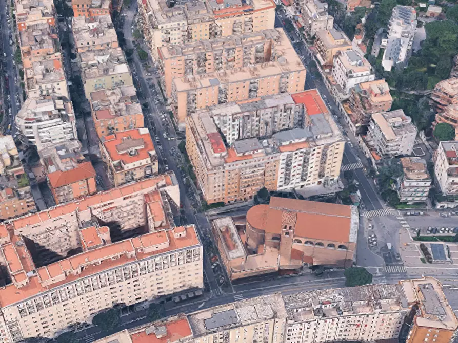 Immagine 8 di Appartamento in vendita  in Via Lucrino a Roma