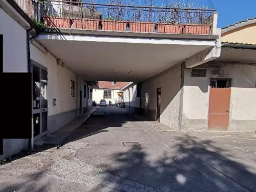Immagine 5 di Magazzino in vendita  in Via della Prunaia a Campi Bisenzio