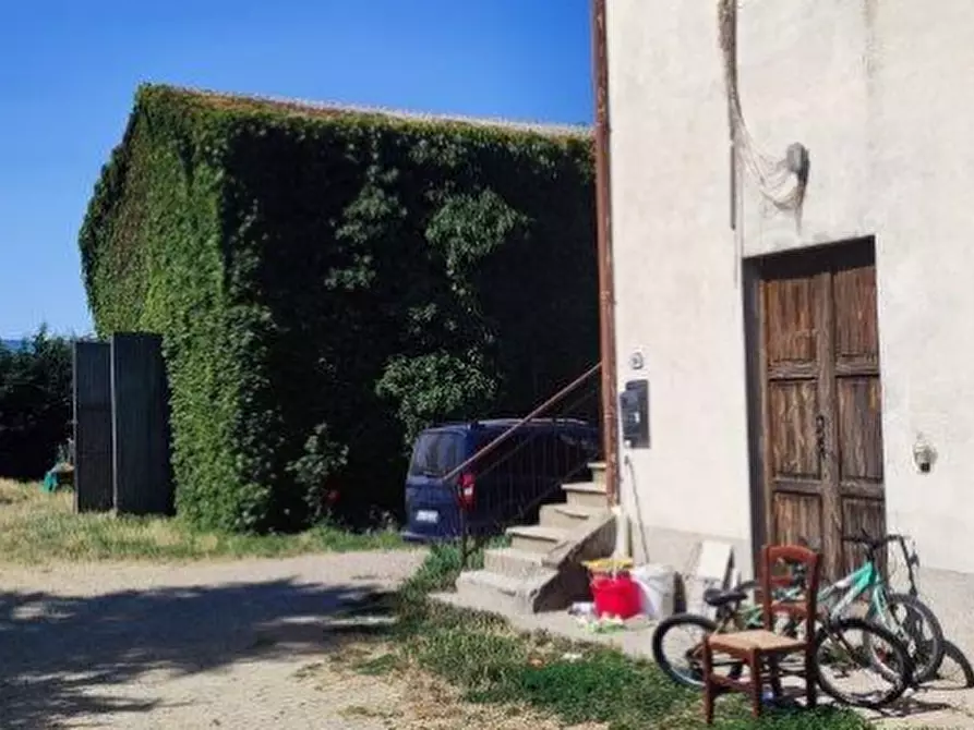 Immagine 1 di Magazzino in vendita  in Frazione Pilarciano a Vicchio