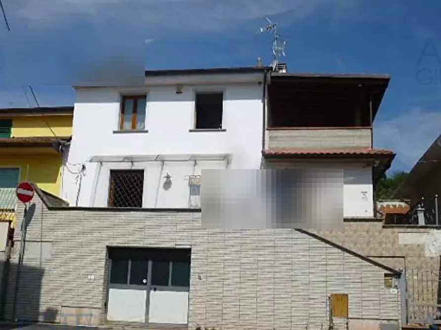Immagine 2 di Porzione di casa in vendita  in Via Gian Domenico Polverosi\ a Capraia E Limite