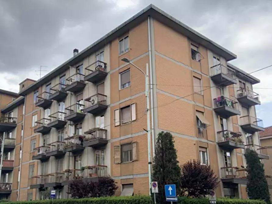 Immagine 3 di Magazzino in vendita  in Via Adriano Zarini a Prato