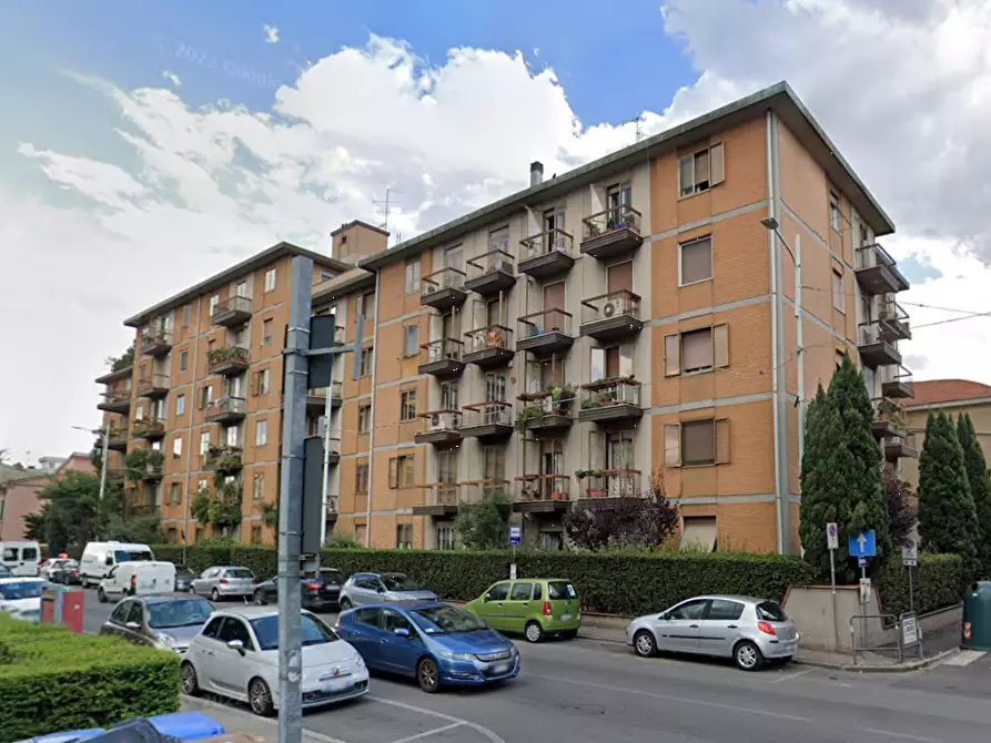 Immagine 4 di Magazzino in vendita  in Via Adriano Zarini a Prato