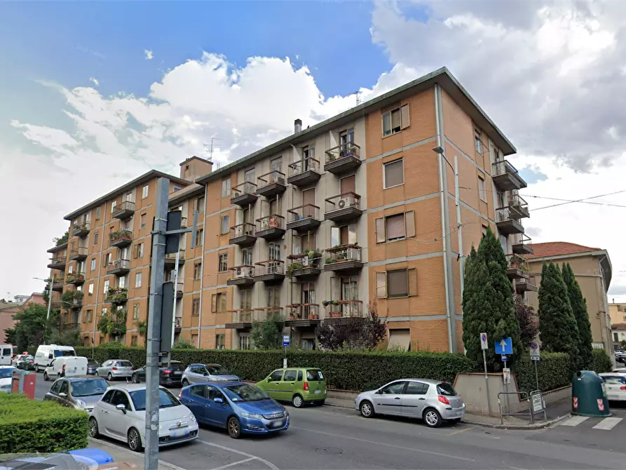 Immagine 6 di Magazzino in vendita  in Via Adriano Zarini a Prato