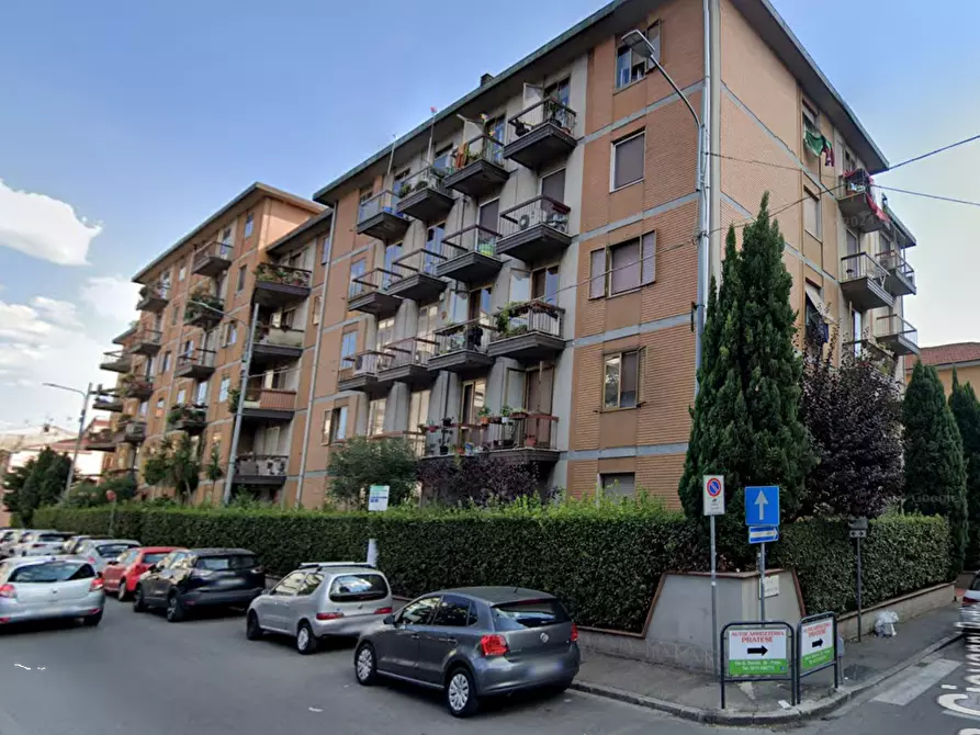 Immagine 8 di Magazzino in vendita  in Via Adriano Zarini a Prato