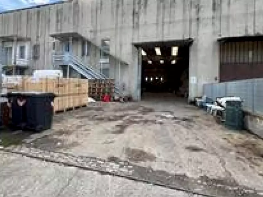 Immagine 1 di Capannone industriale in vendita  in Via Imperia a La Loggia
