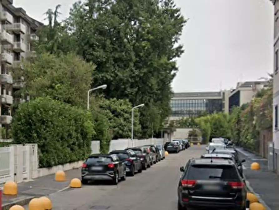 Immagine 5 di Garage in vendita  in Via Carlo Imbonati a Milano