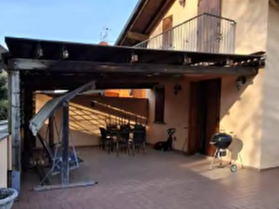 Immagine 6 di Casa indipendente in vendita  in Via Botticelli a Vanzago