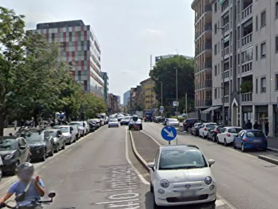 Immagine 11 di Garage in vendita  in Via Carlo Imbonati a Milano
