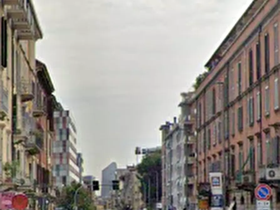 Immagine 3 di Garage in vendita  in Via Carlo Imbonati a Milano