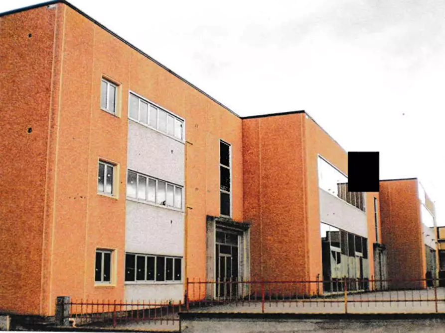 Immagine 1 di Magazzino in vendita  in Via Fratelli Giugni a Vicchio