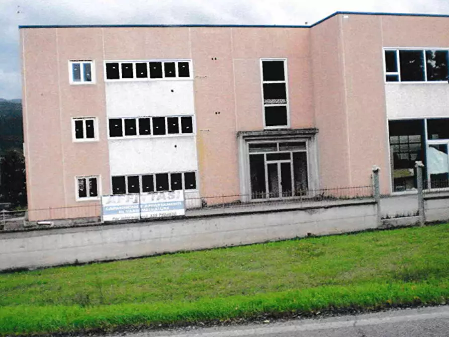 Immagine 2 di Magazzino in vendita  in Via Fratelli Giugni a Vicchio