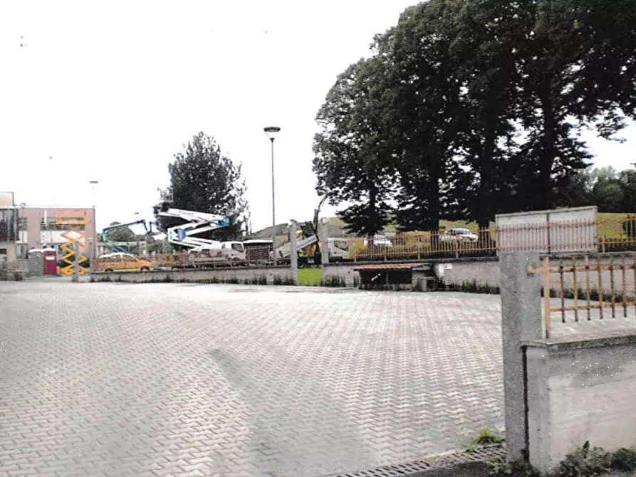 Immagine 9 di Magazzino in vendita  in Via Fratelli Giugni a Vicchio