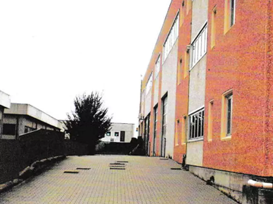 Immagine 10 di Magazzino in vendita  in Via Fratelli Giugni a Vicchio