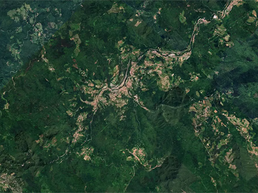 Immagine 22 di Appartamento in vendita  in Via del Bisenzio a Vernio