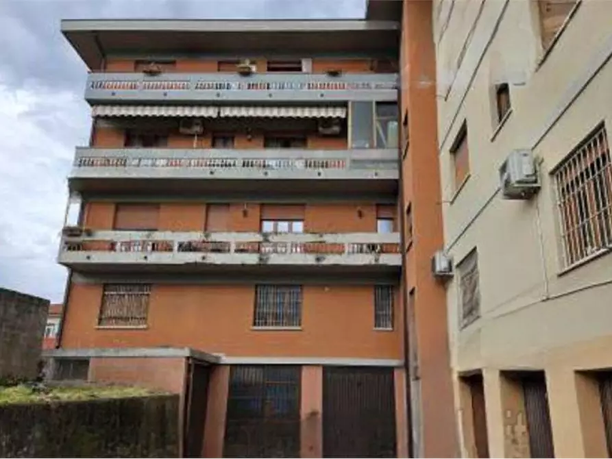 Immagine 1 di Negozio in vendita  in Via Camillo Benso Conte di Cavour a Monsummano Terme