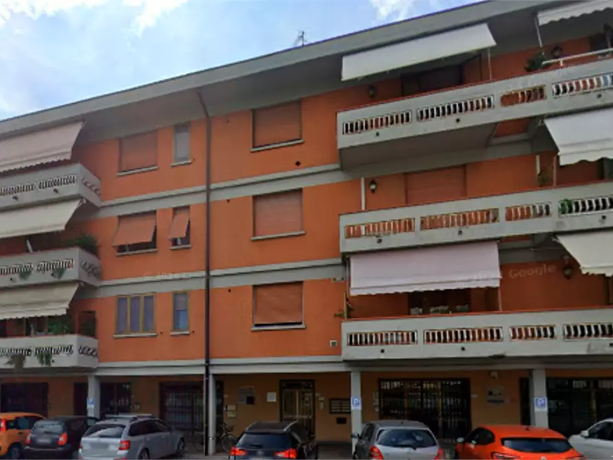 Immagine 5 di Negozio in vendita  in Via Camillo Benso Conte di Cavour a Monsummano Terme