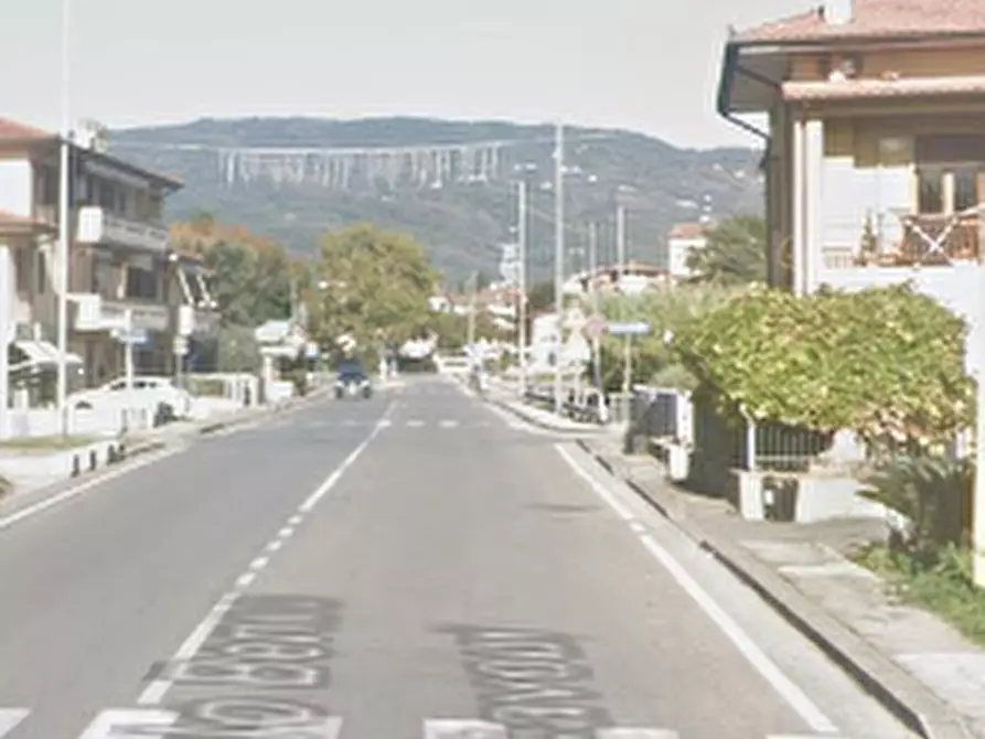 Immagine 8 di Negozio in vendita  in Via Camillo Benso Conte di Cavour a Monsummano Terme