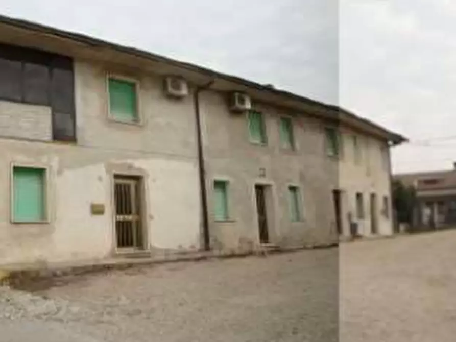 Immagine 2 di Capannone industriale in vendita  in Strada La Rizza a Villafranca Di Verona