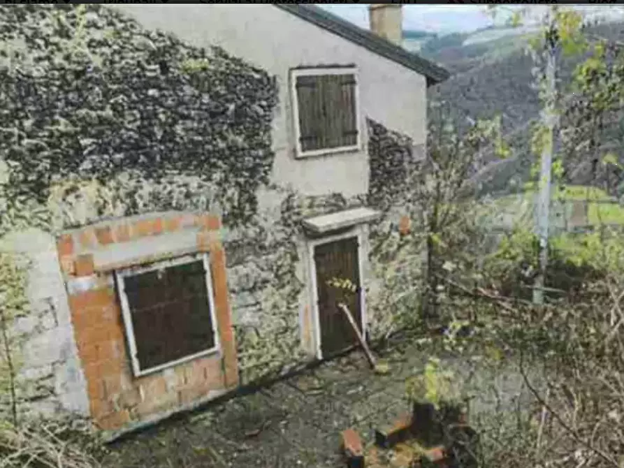 Immagine 1 di Casa indipendente in vendita  in Località Burgagnani a Badia Calavena