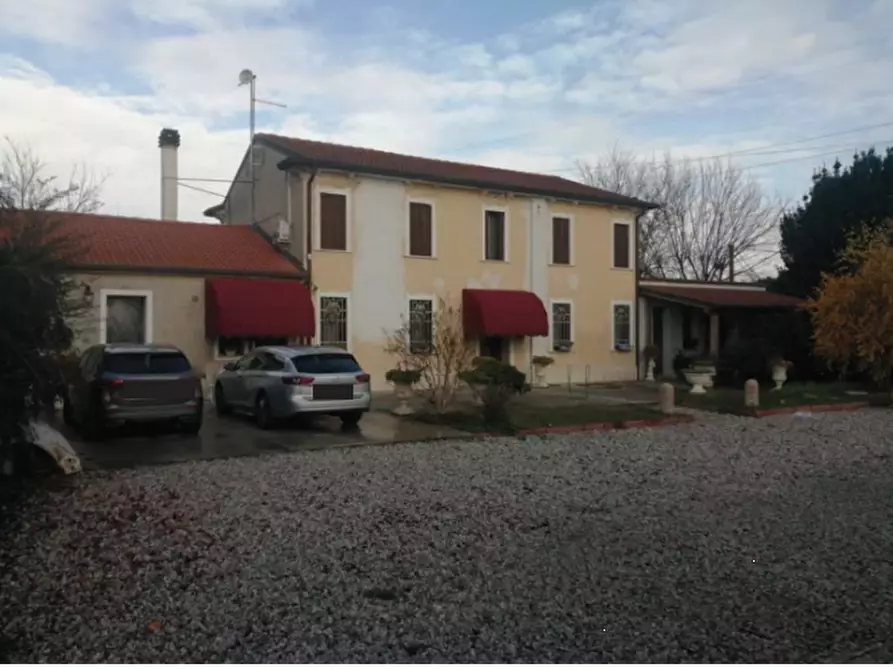 Immagine 1 di Casa indipendente in vendita  in Via Ca' Rotte a Cerea