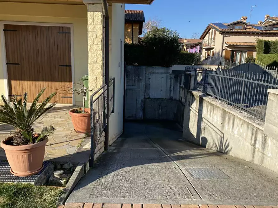 Immagine 5 di Casa bifamiliare in vendita  in Via Risorgimento a Bussolengo