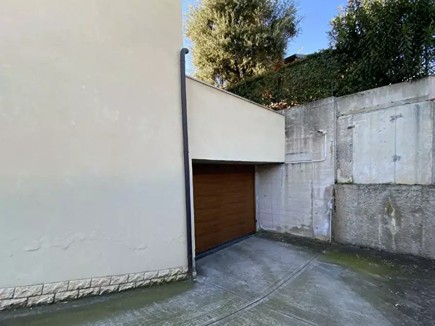 Immagine 6 di Casa bifamiliare in vendita  in Via Risorgimento a Bussolengo