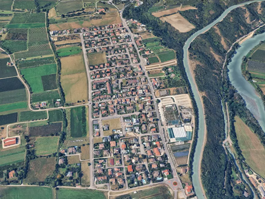 Immagine 11 di Casa bifamiliare in vendita  in Via Risorgimento a Bussolengo