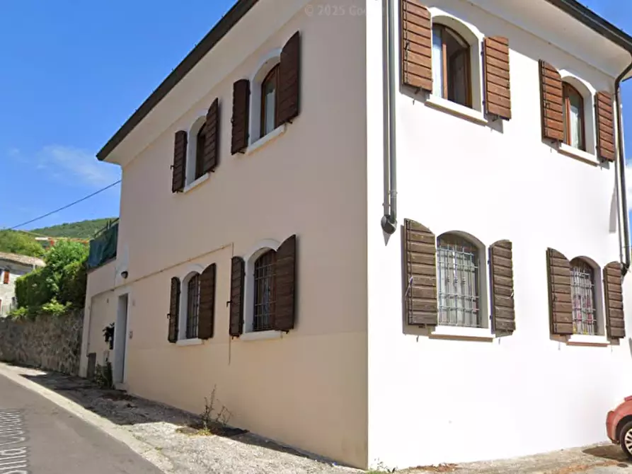 Immagine 3 di Ufficio in vendita  in Via Corrubio a Caprino Veronese