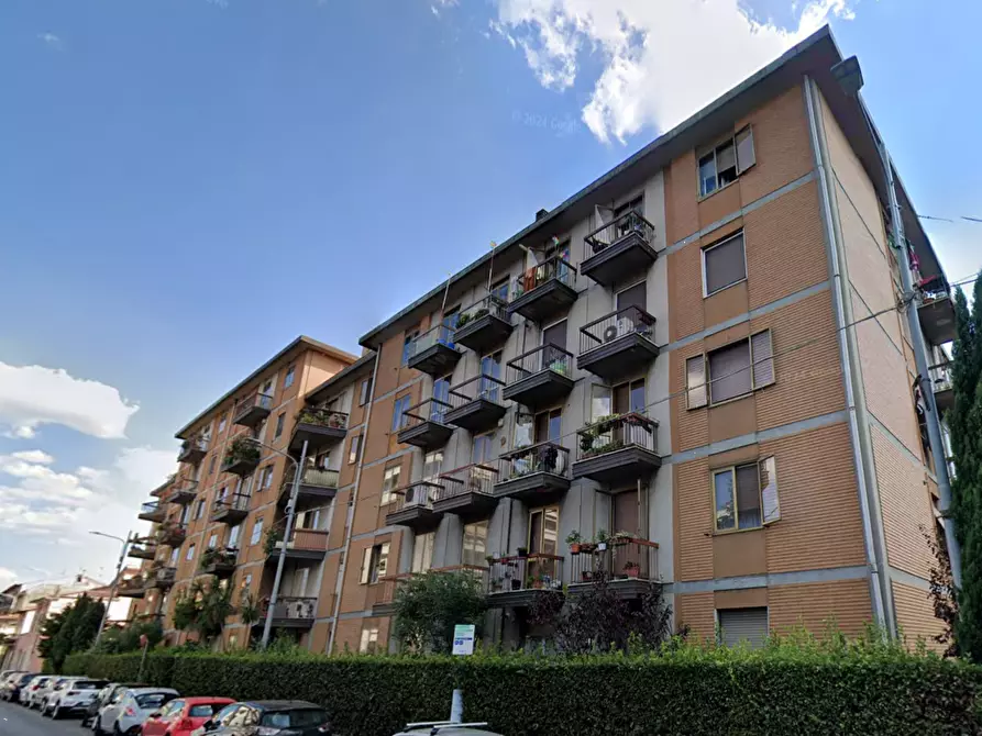 Immagine 4 di Laboratorio in vendita  in via Giovanni Bertini  a Prato