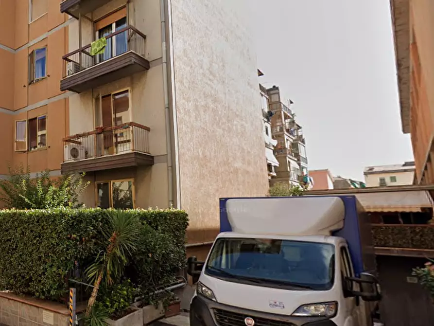 Immagine 15 di Laboratorio in vendita  in via Giovanni Bertini  a Prato