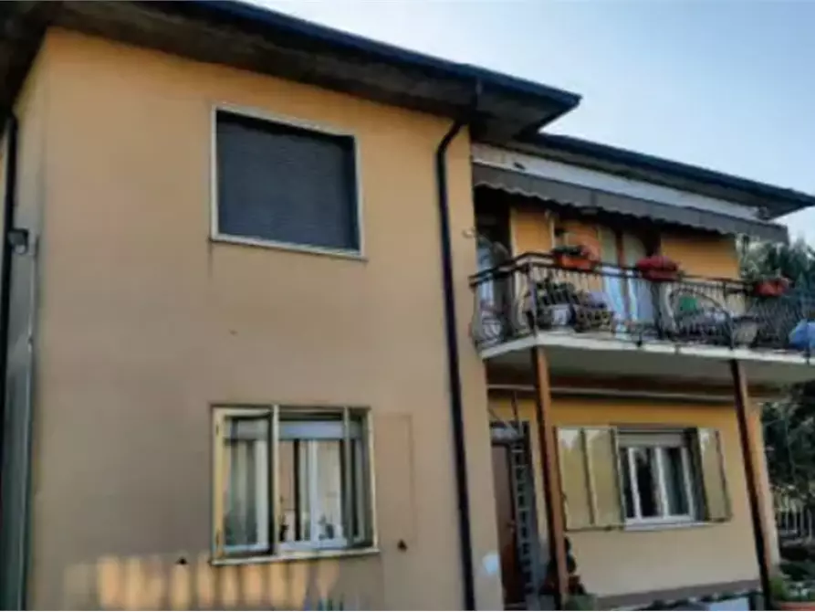Immagine 1 di Appartamento in vendita  in Via Virgiliana a Trevenzuolo