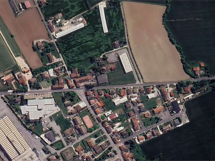 Immagine 12 di Appartamento in vendita  in Via Virgiliana a Trevenzuolo