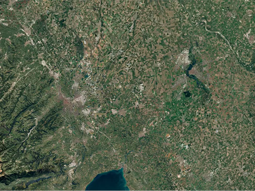 Immagine 17 di Appartamento in vendita  in Via Virgiliana a Trevenzuolo