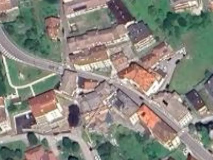 Immagine 1 di Garage in vendita  in Via Cesare Battisti a Agordo