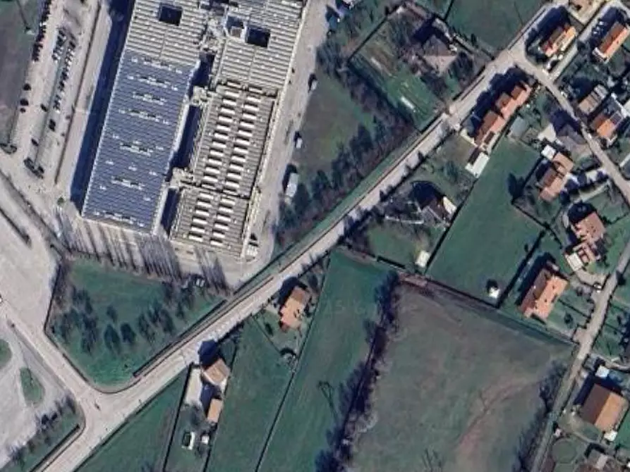 Immagine 12 di Magazzino in vendita  in  Via Monsignor Candido Breda a Paese