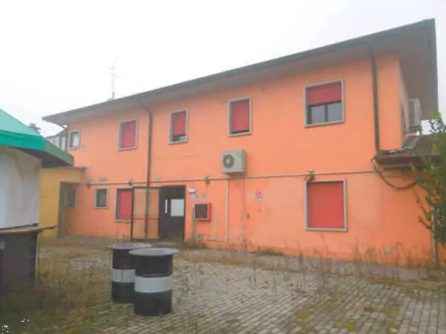 Immagine 3 di Negozio in vendita  in Via Facciabella a Casaleone