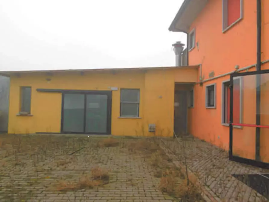 Immagine 4 di Negozio in vendita  in Via Facciabella a Casaleone