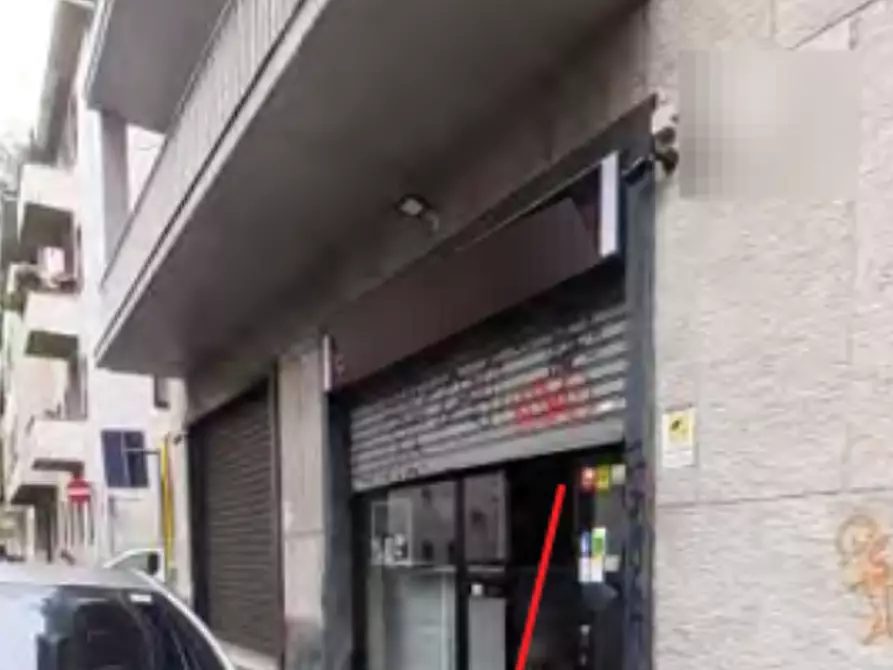 Immagine 2 di Negozio in vendita  in Via del Don  a Milano