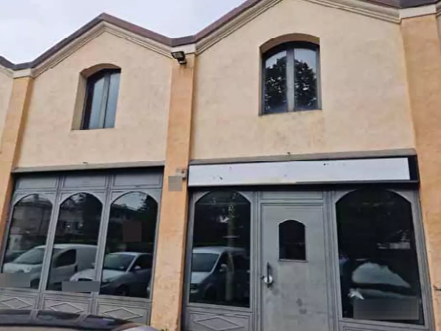 Immagine 1 di Negozio in vendita  in Via Risorgimento a Montebelluna