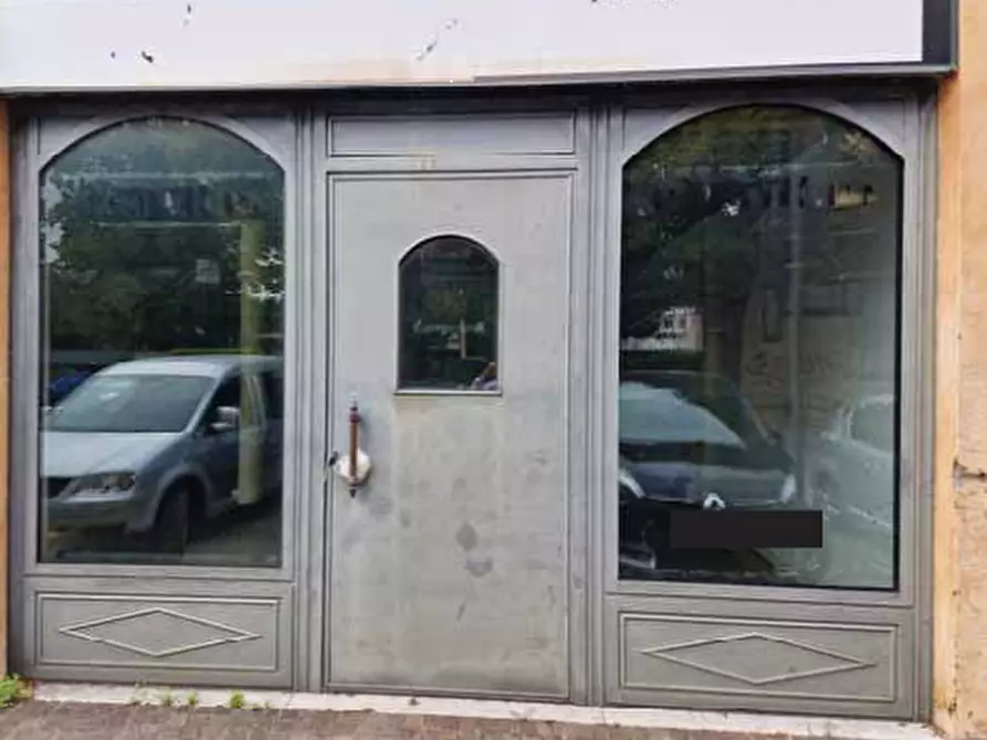Immagine 2 di Negozio in vendita  in Via Risorgimento a Montebelluna