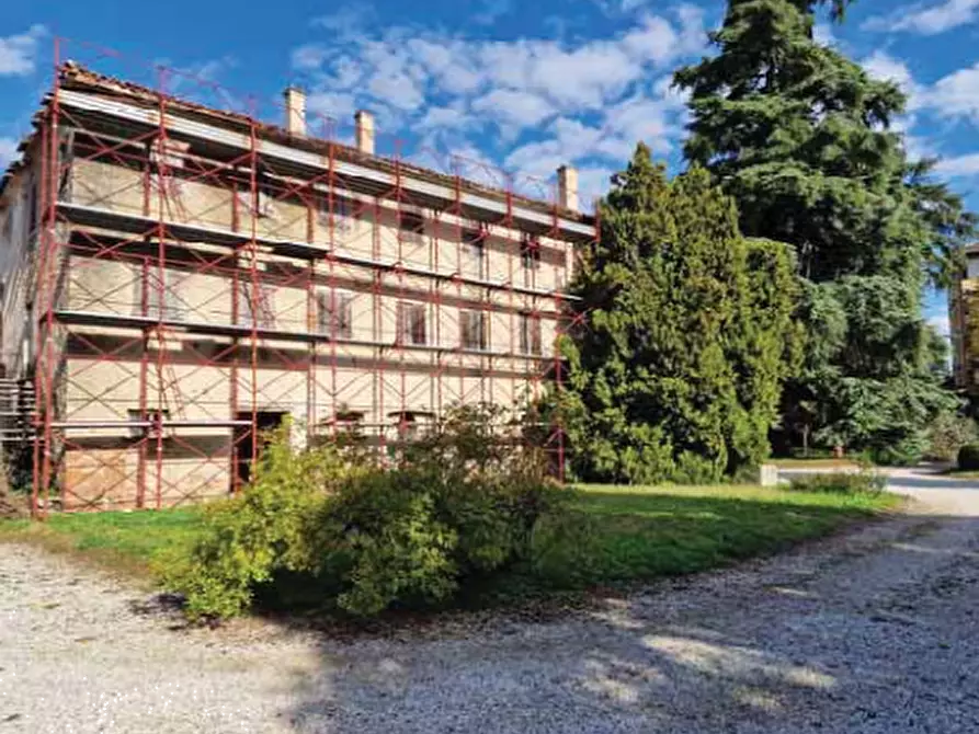 Immagine 8 di Villa in vendita  in Corso Giuseppe Mazzini a Montebelluna