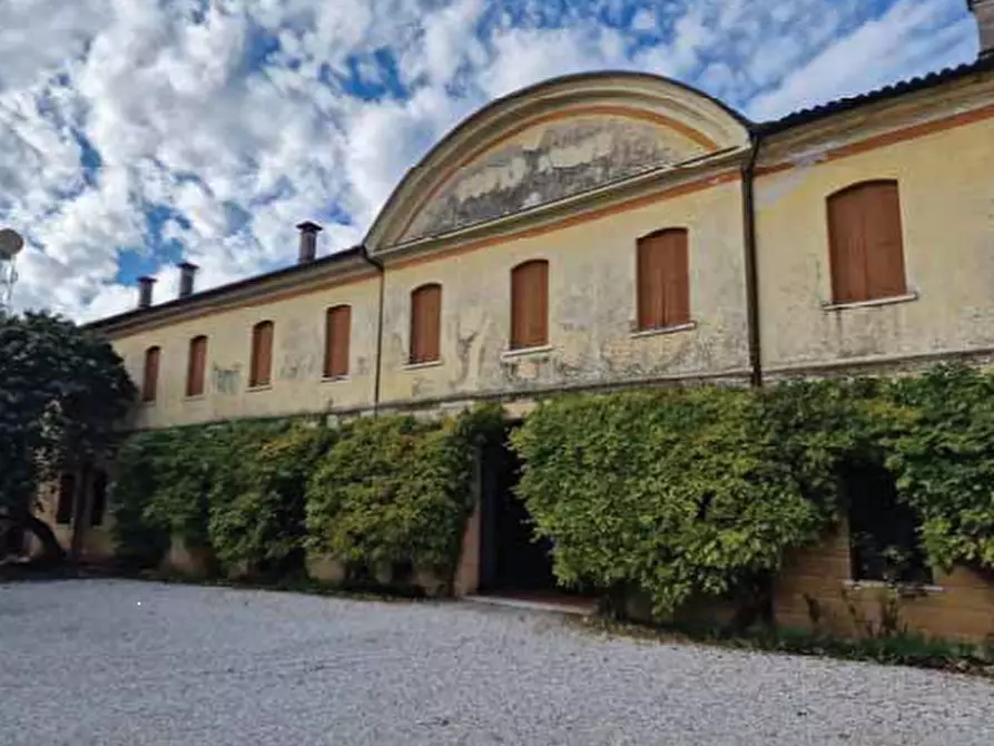 Immagine 16 di Villa in vendita  in Corso Giuseppe Mazzini a Montebelluna