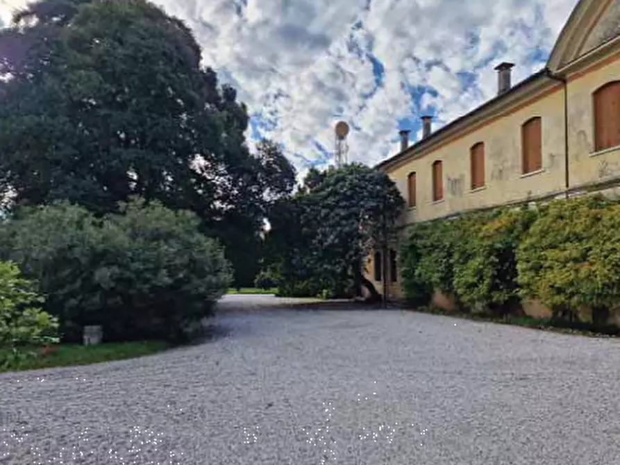 Immagine 26 di Villa in vendita  in Corso Giuseppe Mazzini a Montebelluna