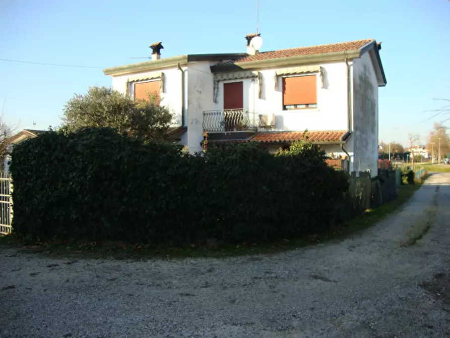 Immagine 3 di Casa indipendente in vendita  in via Milan a Zero Branco