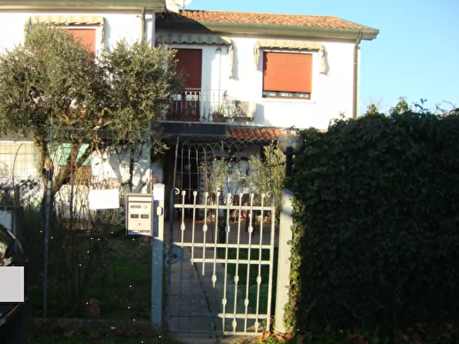 Immagine 4 di Casa indipendente in vendita  in via Milan a Zero Branco