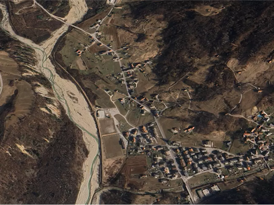 Immagine 17 di Appartamento in vendita  in Via Monte Cavallo a Alpago