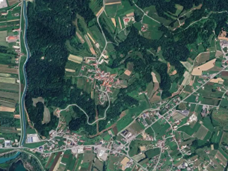 Immagine 30 di Appartamento in vendita  in Via Monte Cavallo a Alpago