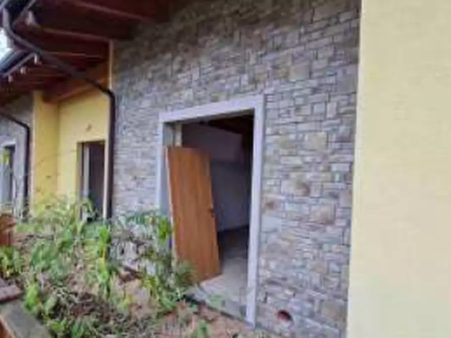 Immagine 2 di Appartamento in vendita  in Via Camarelli a San Giovanni Bianco